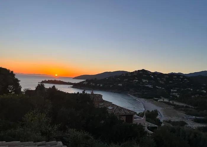 Villa Vittoria With Private Heated Swimming Pool Complete With Hidromassage For Exclusive Use , Sea View, 150 Meters From The Beach