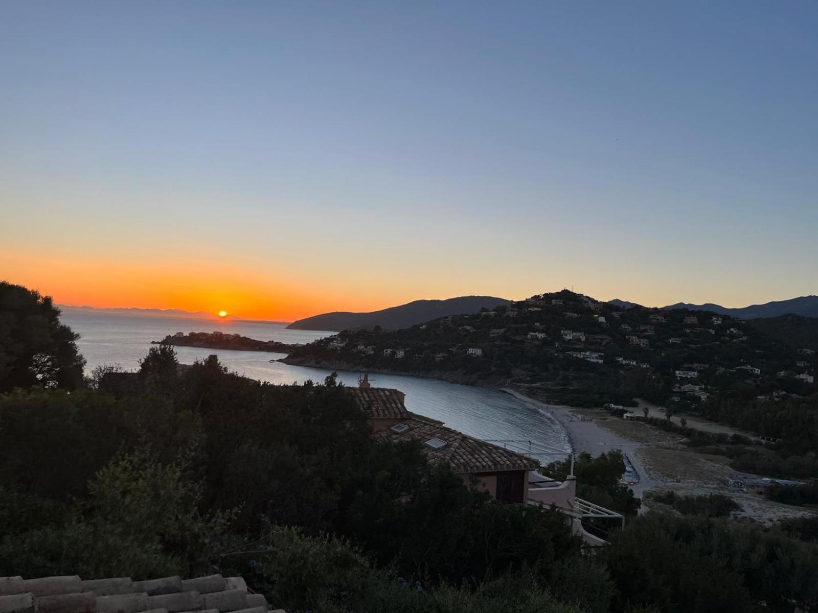 Vittoria With Private Heated Swimming Pool Complete With Hidromassage For Exclusive Use , Sea View, 150 Meters From The Villa Torre delle Stelle